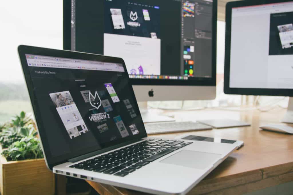 best social media agency services: web design