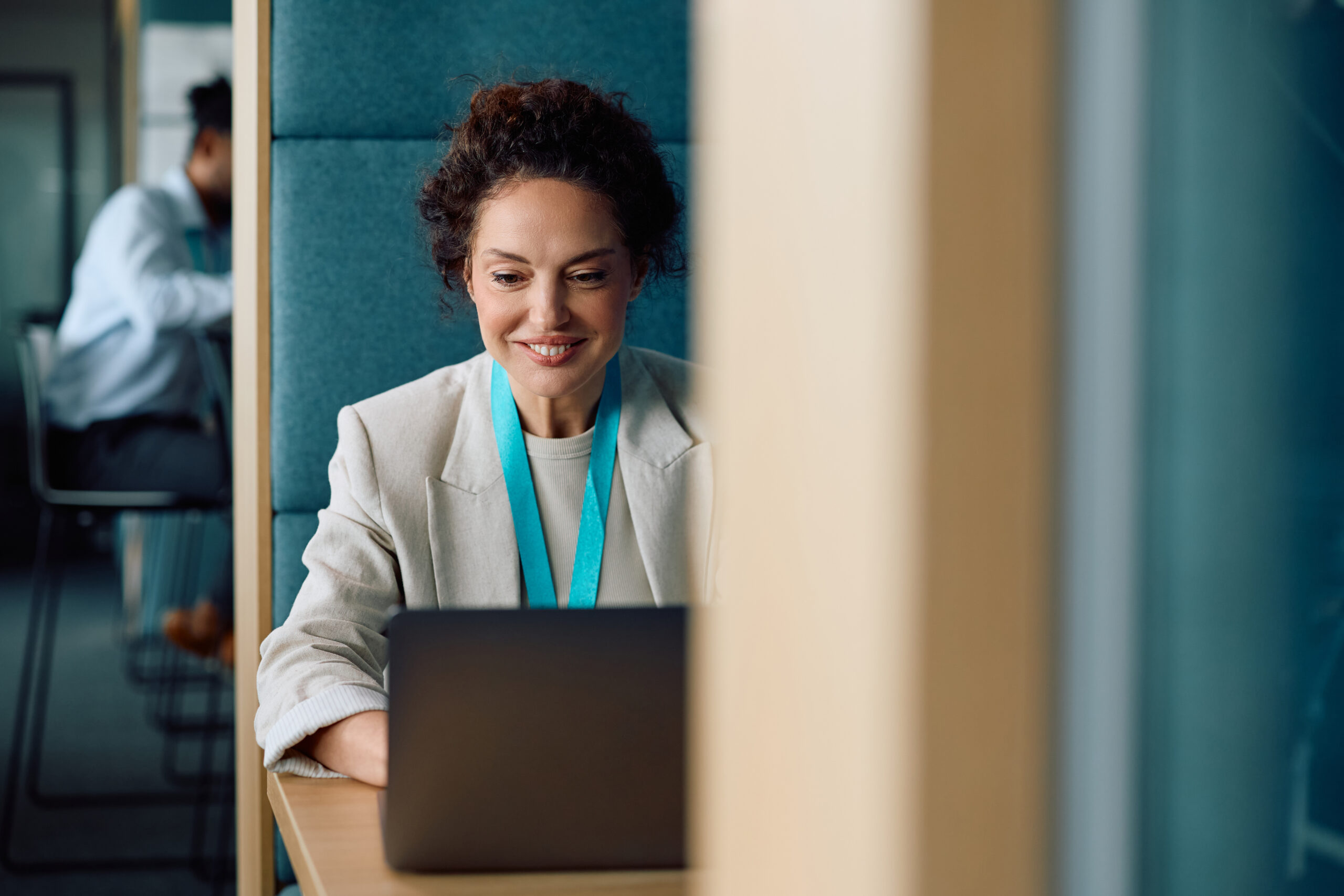 Woman Learning How to Master the LinkedIn Algorithm and Boost Your Engagement