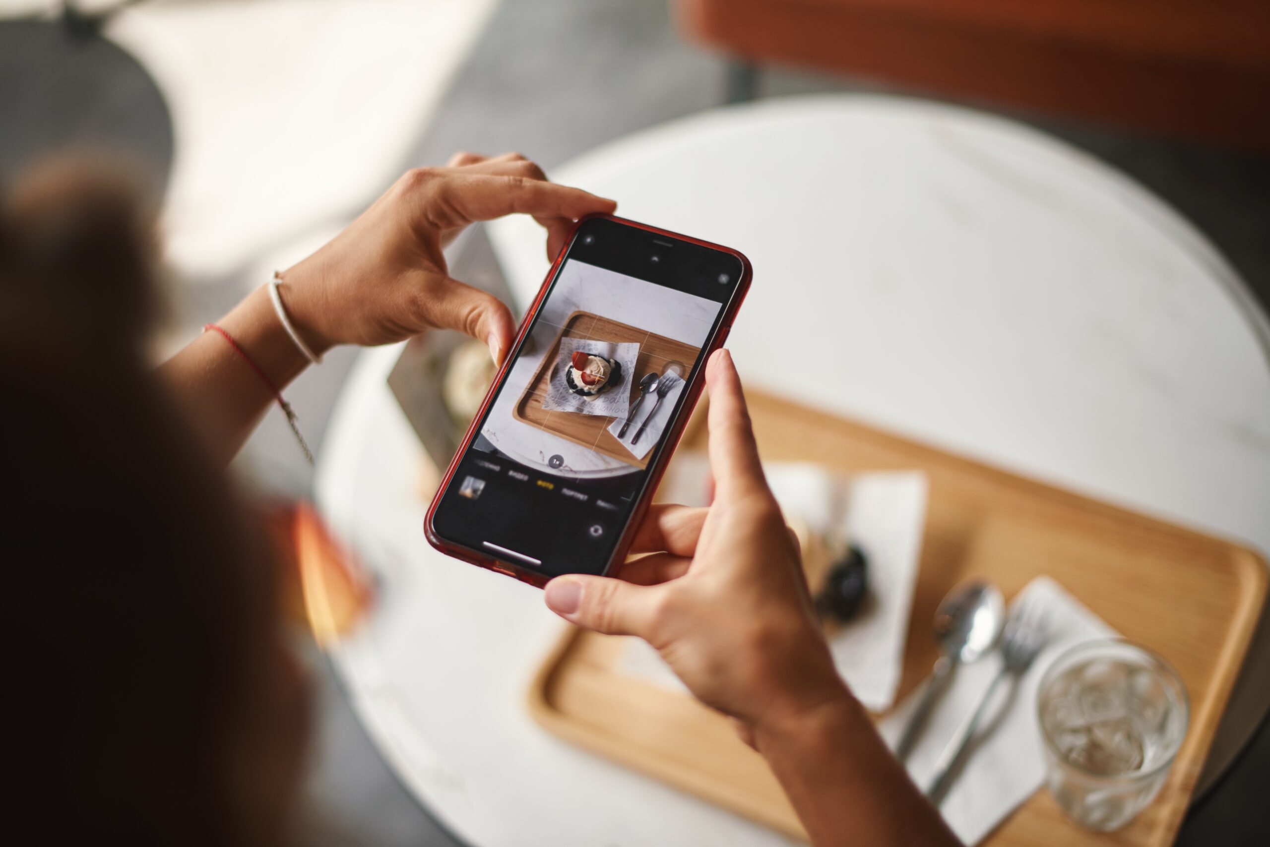 design-graphics-for-instagram-social-media-taking-photos-scaled.jpg
