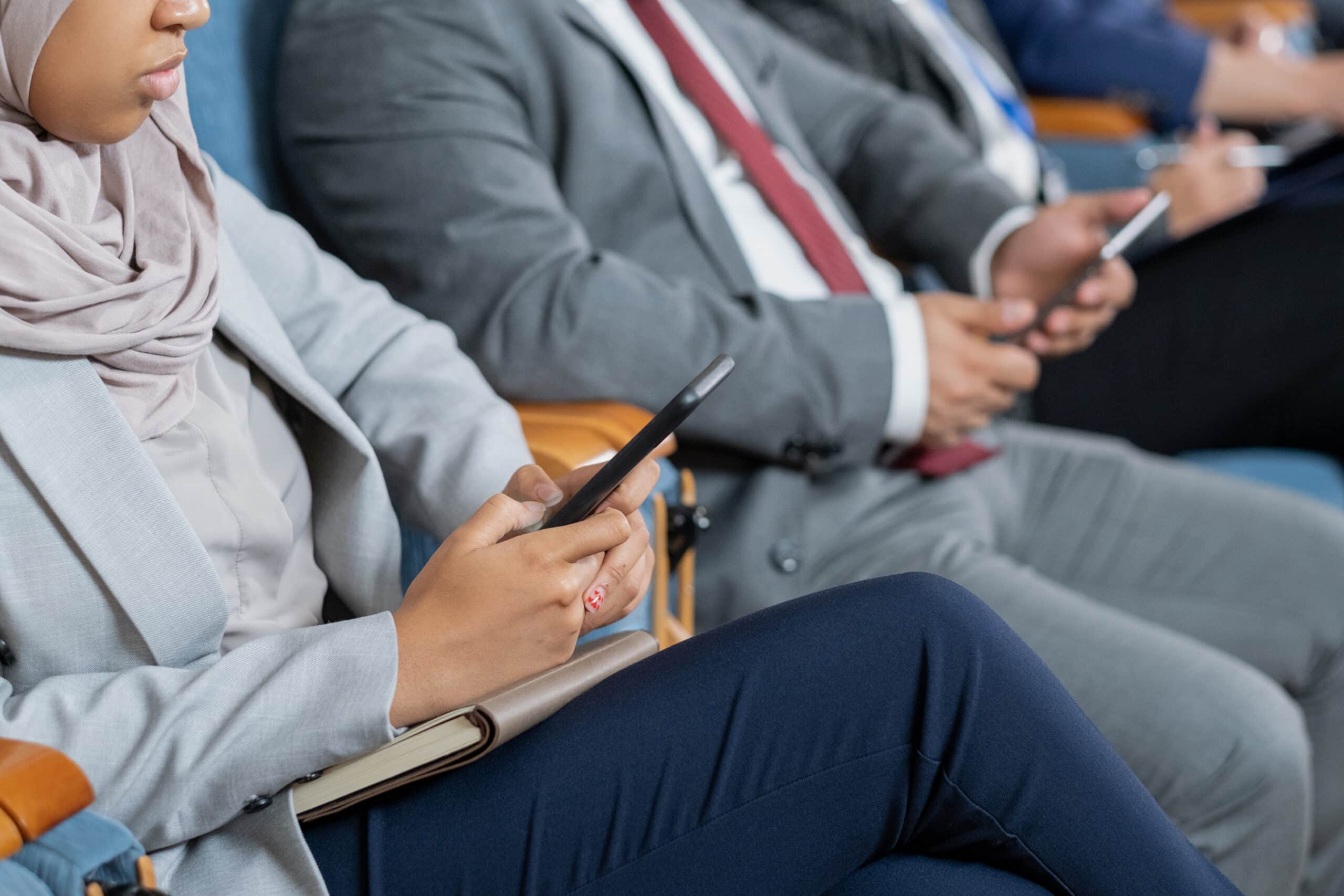 Professionals Promote Yourself on Twitter