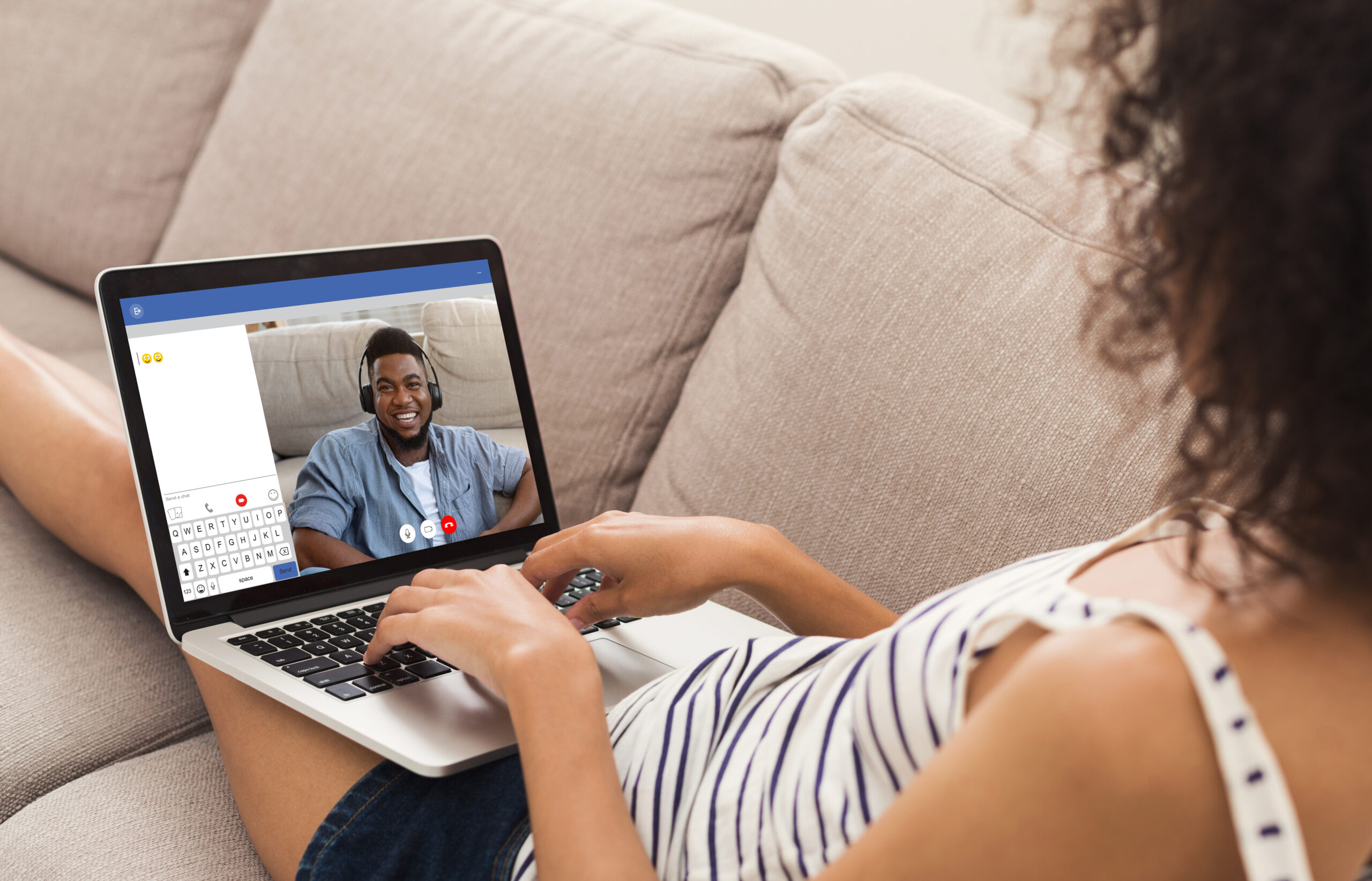 Quirky Alternatives to Facebook Pokes That’ll Make Your Friends Smile