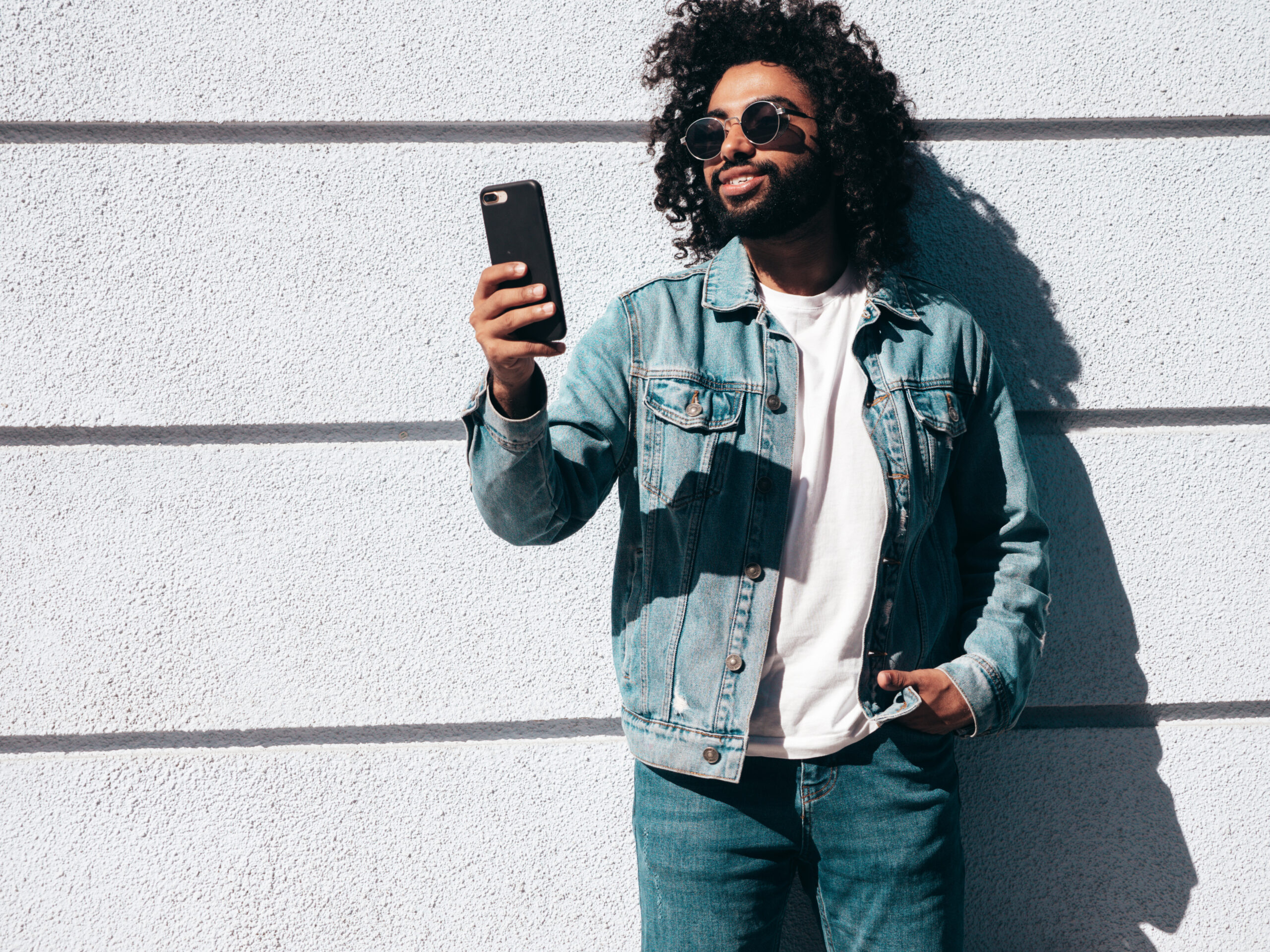 Best Content for Instagram Growth How To Boost Your Follower Count - Man poseing for Instagram Selfie
