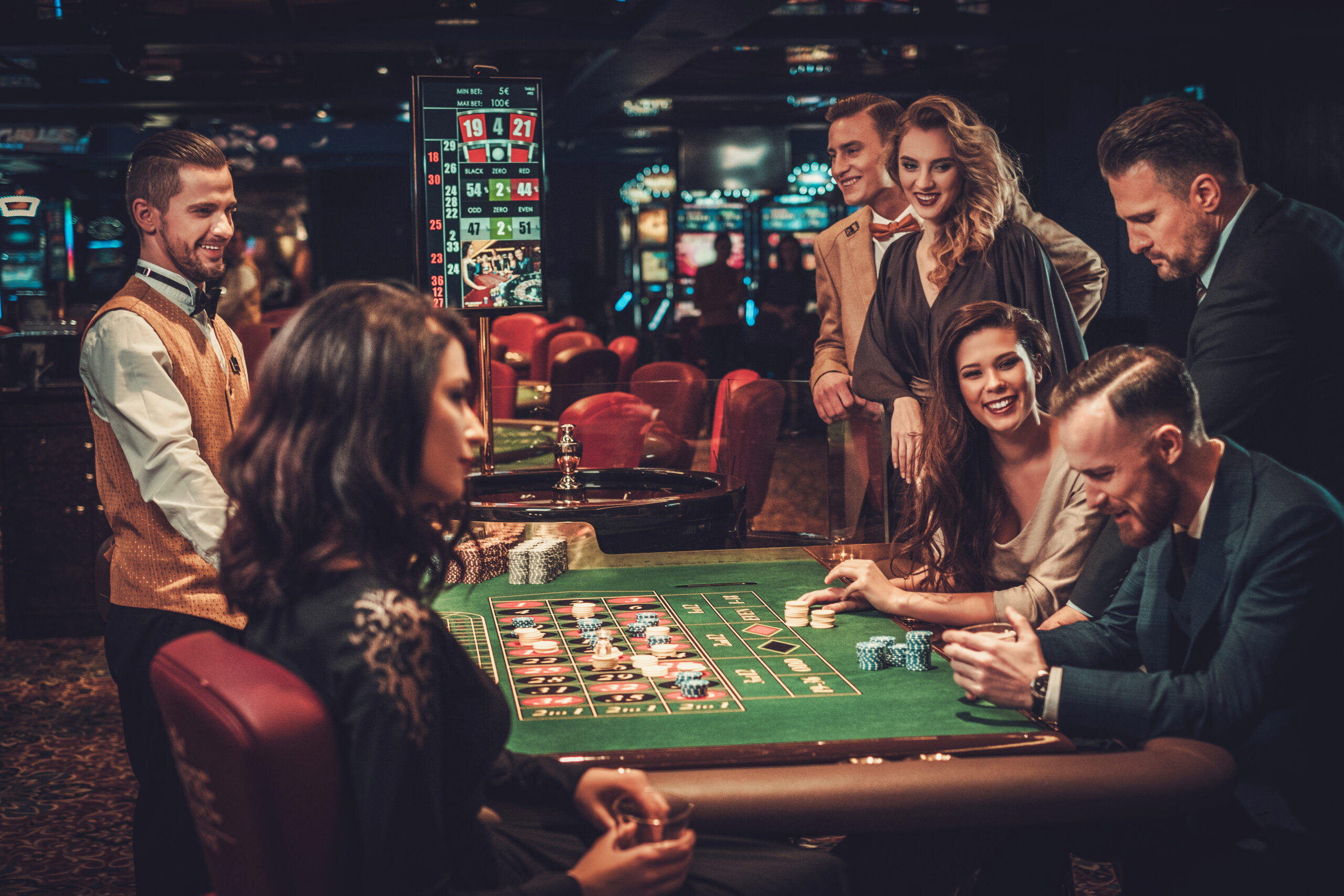 Creative Online Casino Promotions That Attract and Engage Players Effectively - friends in casino