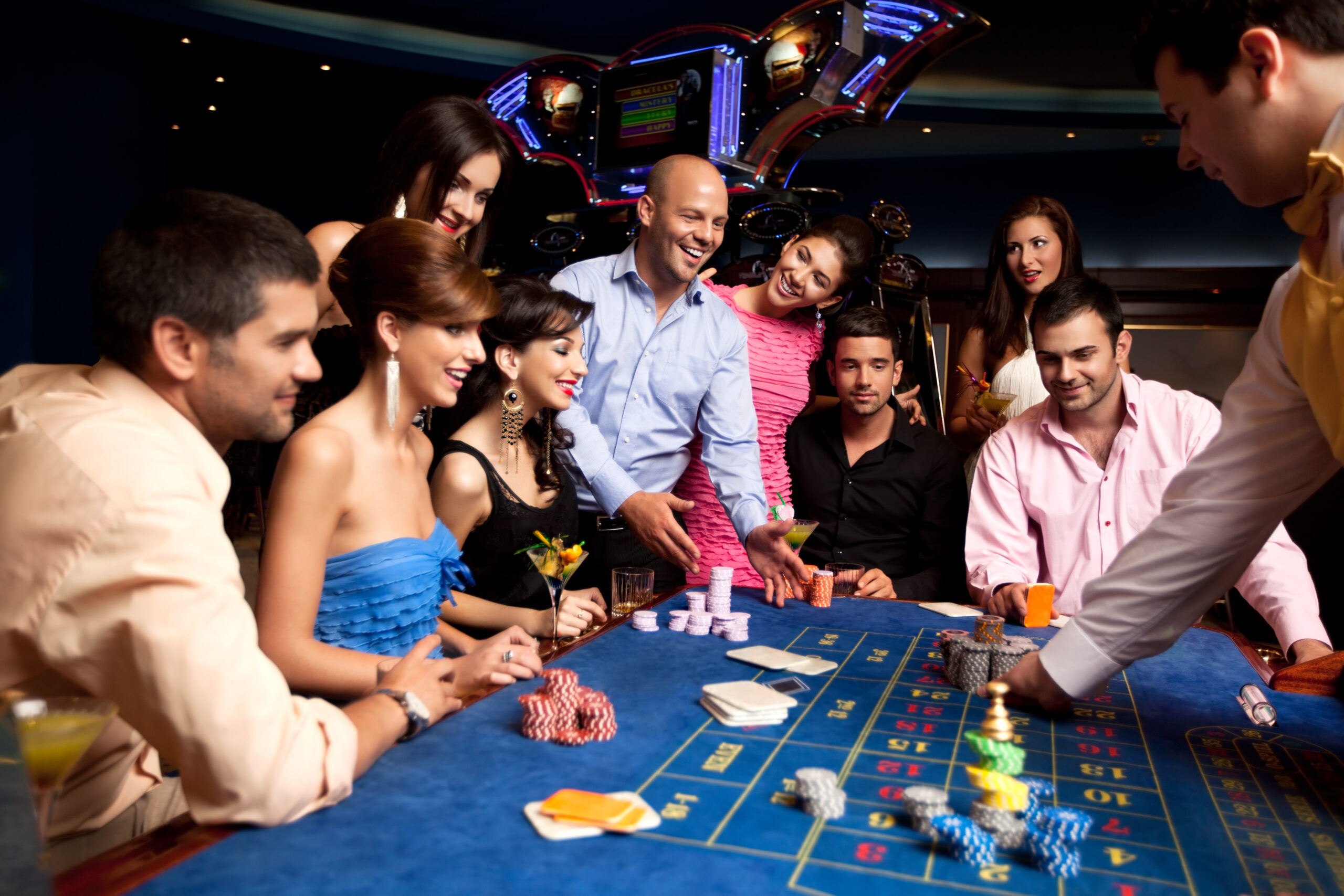 Proven Influencer Strategies for Casino Promotion That Deliver Real Results - friends around roulette table