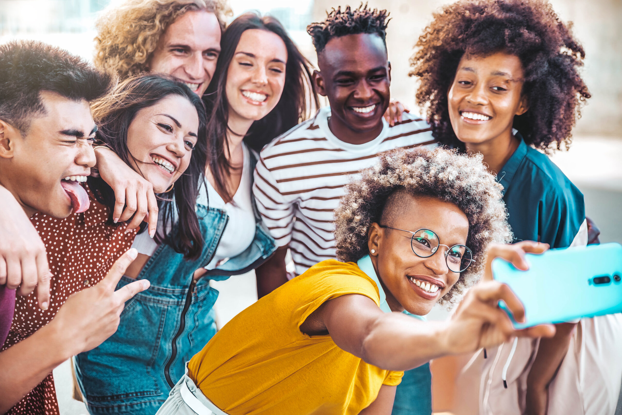 What To Post Daily - Friends taking selfie