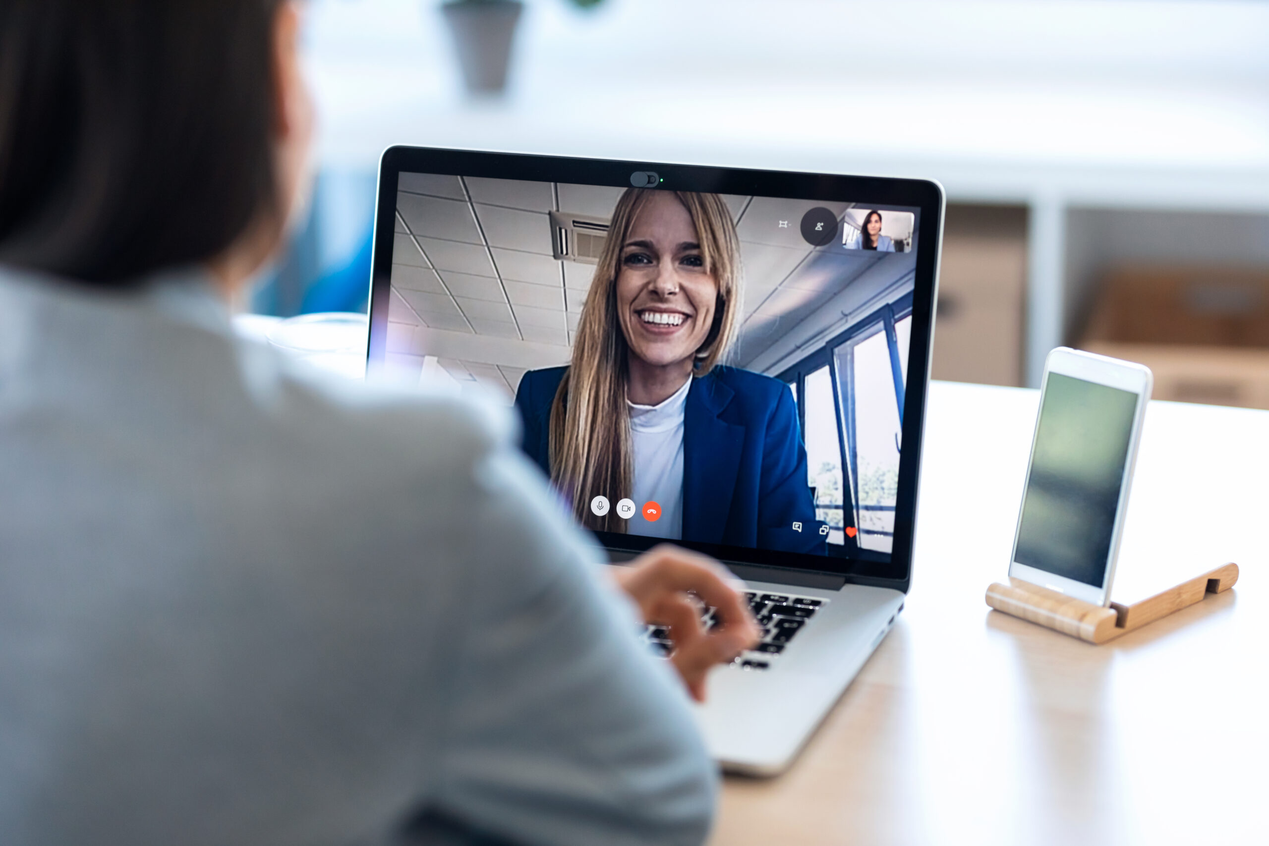 Live Chat for Business - female on live chat