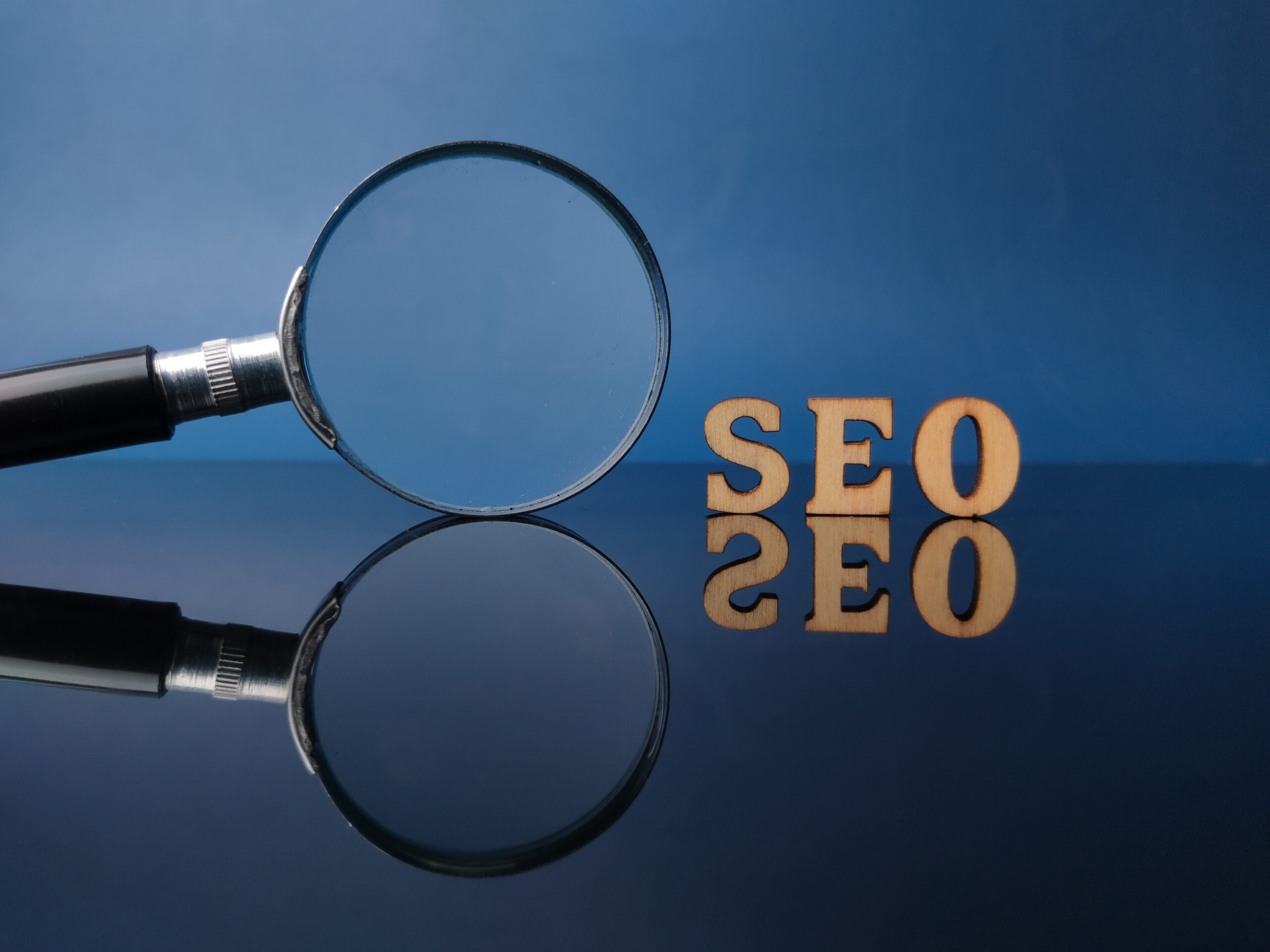 SEO for recruitment agencies - SEO blocks with magnifying glass